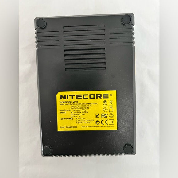 NITECORE D4 DIGICHARGER UNIVERSAL CHARGER - Picture 4 of 7